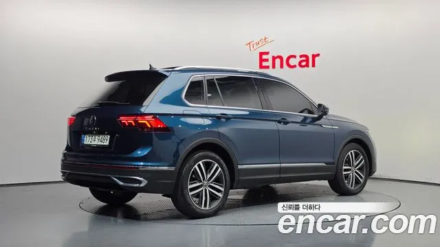 Volkswagen Tiguan 2021 thumb 2