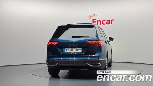 Volkswagen Tiguan 2021 thumb 4