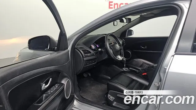 Renault-KoreaSamsung Fluence 2015 thumb 10