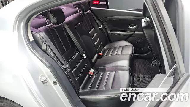 Renault-KoreaSamsung Fluence 2015 thumb 11