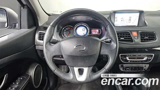 Renault-KoreaSamsung Fluence 2015 thumb 12