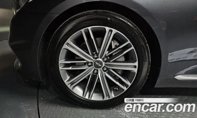 Genesis G80 2016 thumb 5