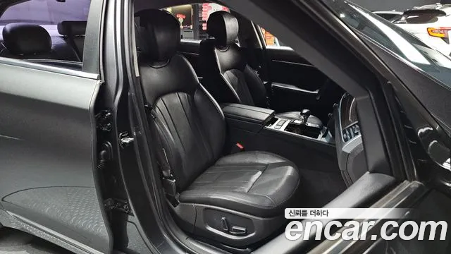 Genesis G80 2016 thumb 10