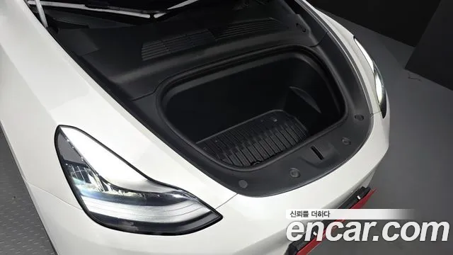 Tesla Model Y 2021 thumb 6
