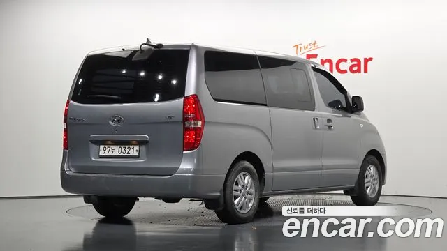 Hyundai Starex 2017 thumb 2