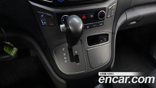 Hyundai Starex 2017 thumb 9