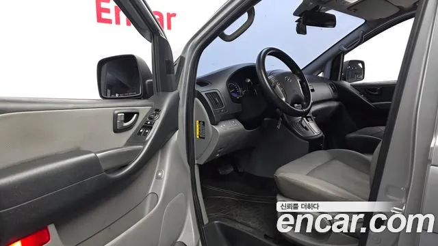 Hyundai Starex 2017 thumb 10