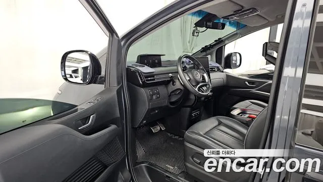 Hyundai Staria 2022 thumb 10