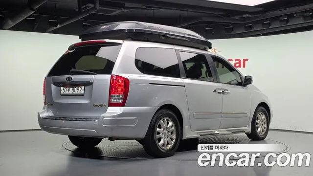 Kia Carnival 2012 thumb 2
