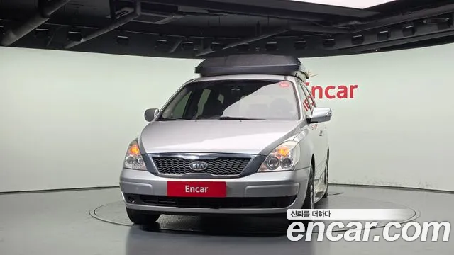 Kia Carnival 2012 thumb 3