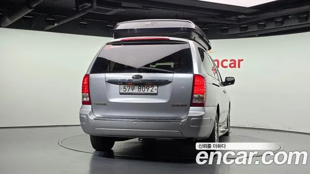 Kia Carnival 2012 thumb 4