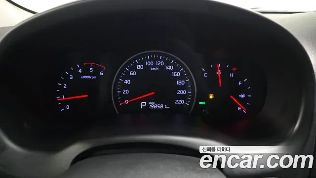 Kia Carnival 2012 thumb 8