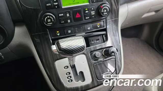 Kia Carnival 2012 thumb 9