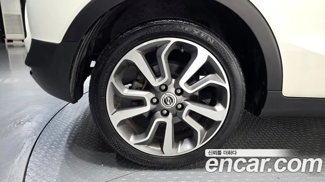 KG_Mobility_Ssangyong TIBOLI 2015 thumb 5
