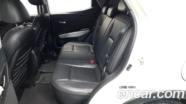KG_Mobility_Ssangyong TIBOLI 2015 thumb 11