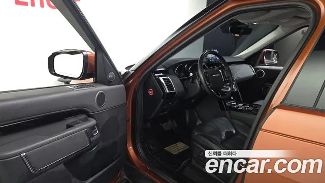 Land Rover Discovery 2019 thumb 10