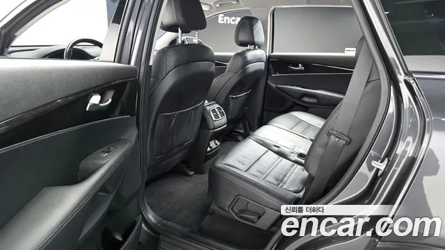 Kia Sorento 2016 thumb 11