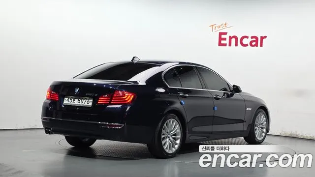 BMW 5-Series 2016 thumb 2