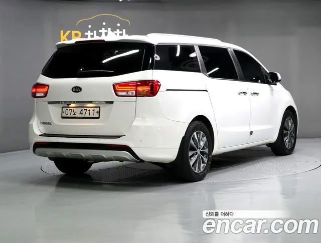 Kia Carnival 2018 thumb 3