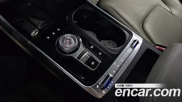 Kia Carnival 2023 thumb 8