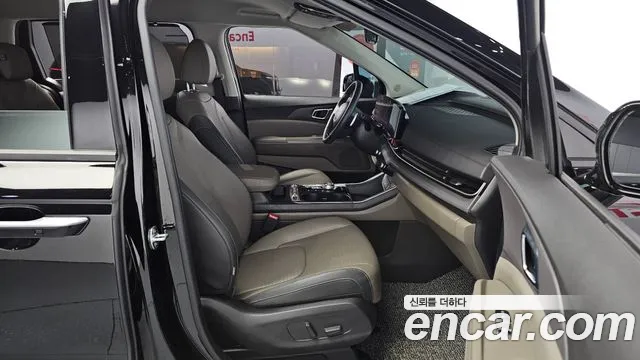 Kia Carnival 2023 thumb 9