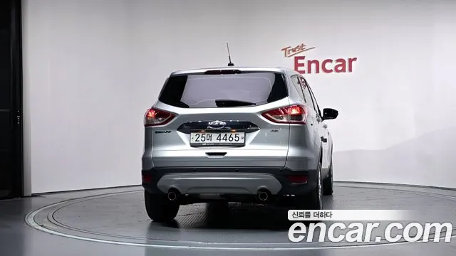 Ford Escape 2012 thumb 4