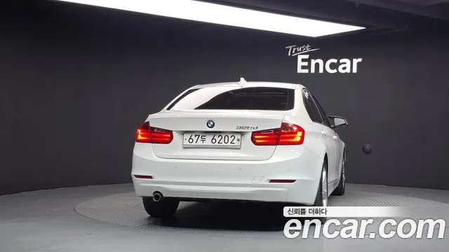 BMW 3-Series 2012 thumb 4