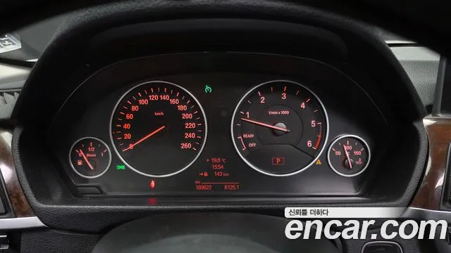 BMW 3-Series 2012 thumb 8