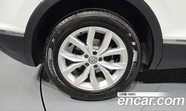 Volkswagen Tiguan 2020 thumb 5