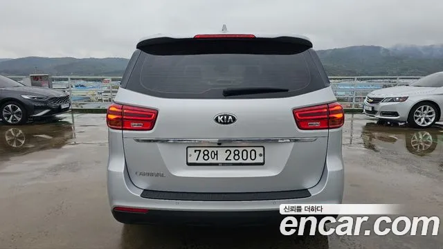 Kia Carnival 2019 thumb 2