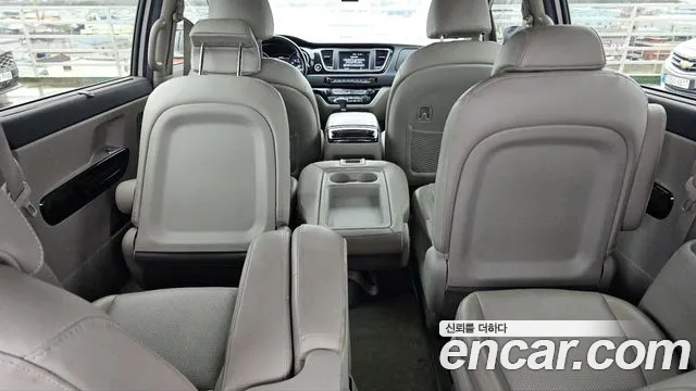 Kia Carnival 2019 thumb 5