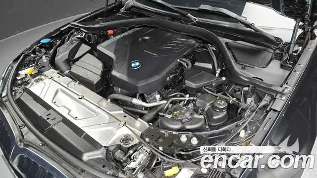 BMW 3-Series 2024 thumb 5