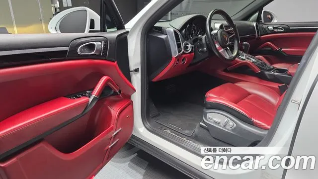 Porsche Cayenne 2017 thumb 10
