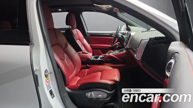 Porsche Cayenne 2017 thumb 11
