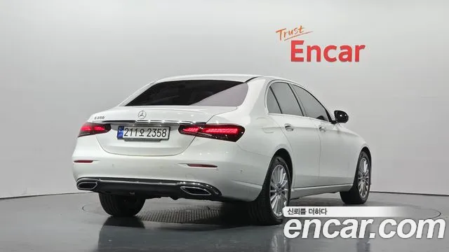 Mercedes-Benz E-Класс 2023 thumb 2