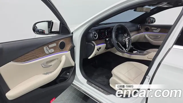 Mercedes-Benz E-Класс 2023 thumb 10