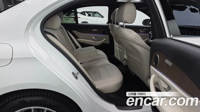 Mercedes-Benz E-Класс 2023 thumb 11