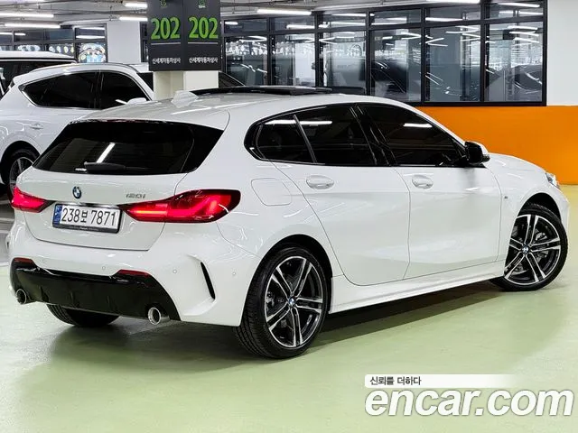 BMW 1-Series 2023 thumb 2