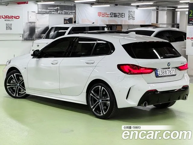 BMW 1-Series 2023 thumb 3