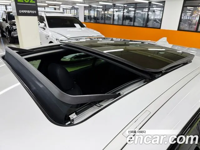 BMW 1-Series 2023 thumb 5