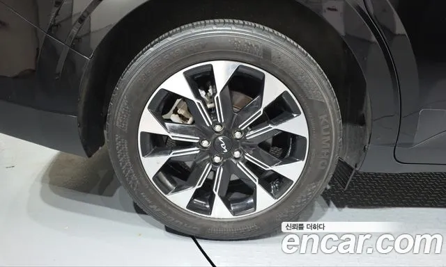 Kia Carnival 2023 thumb 5