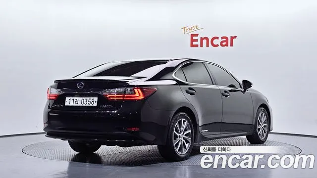 Lexus ES 2016 thumb 2