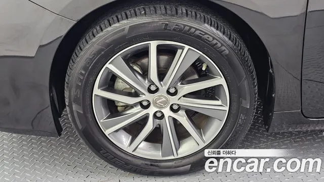 Lexus ES 2016 thumb 5