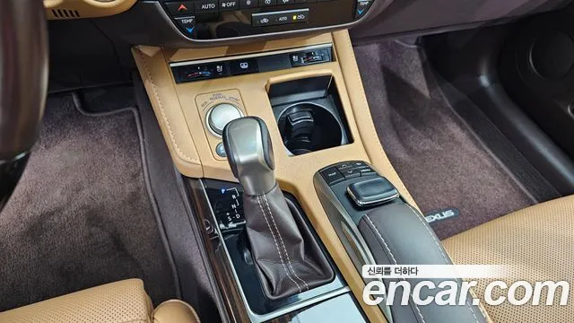 Lexus ES 2016 thumb 9