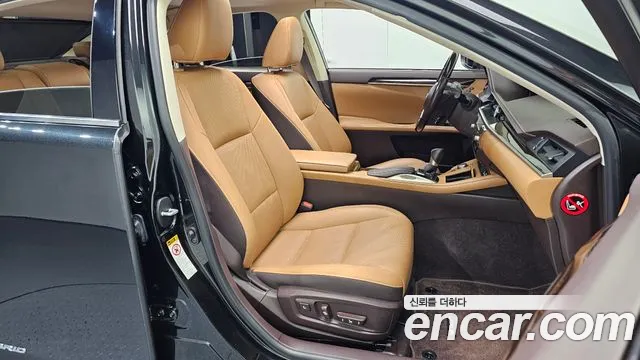 Lexus ES 2016 thumb 12