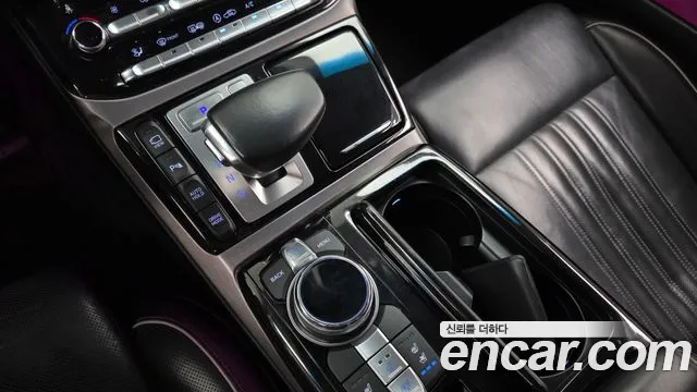 Genesis G90 2016 thumb 9