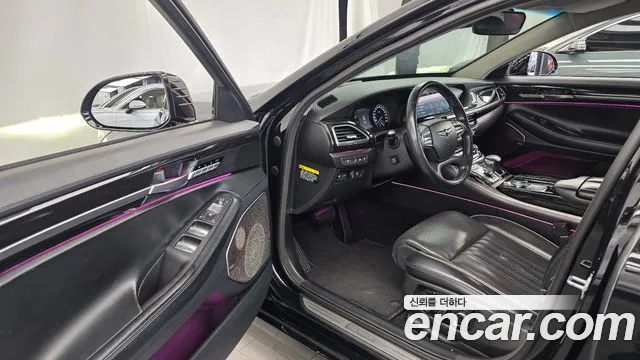 Genesis G90 2016 thumb 10