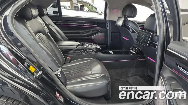 Genesis G90 2016 thumb 11