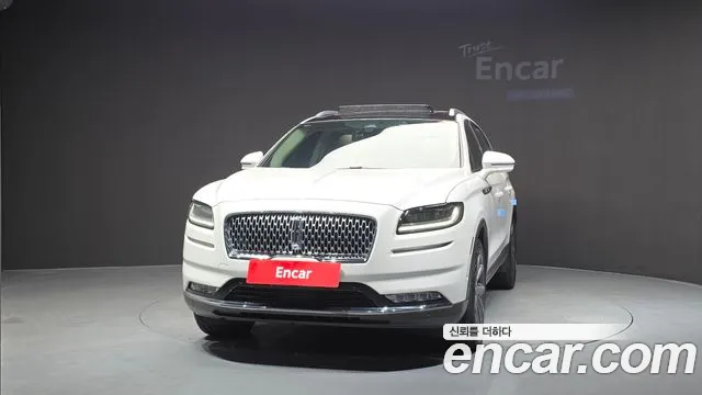 Lincoln Nautilus 2022 thumb 3