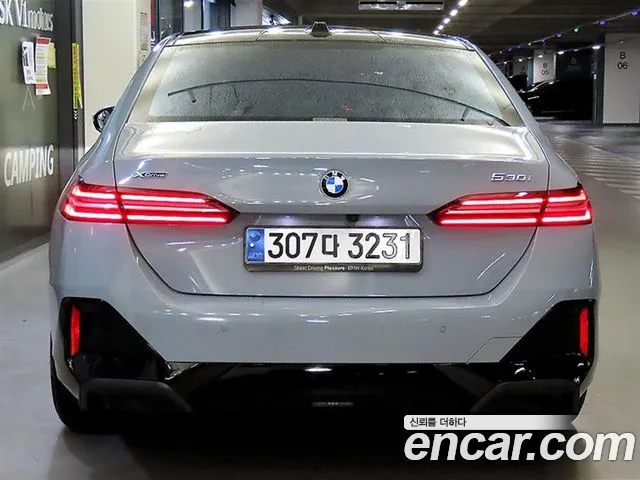 BMW 5-Series 2024 thumb 5
